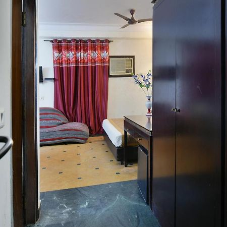 Hotel Revels By A1Rooms Ню Делхи Екстериор снимка