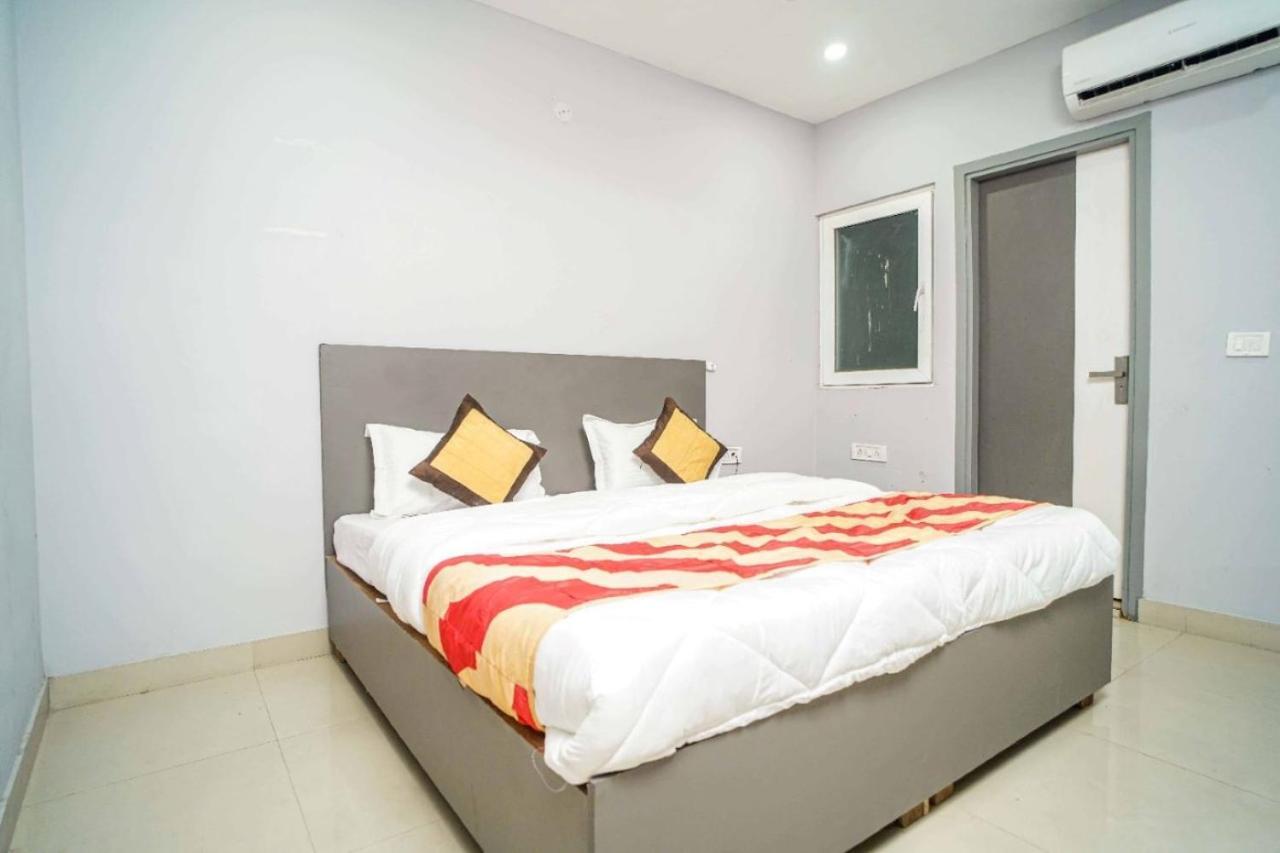 Hotel Revels By A1Rooms Ню Делхи Екстериор снимка
