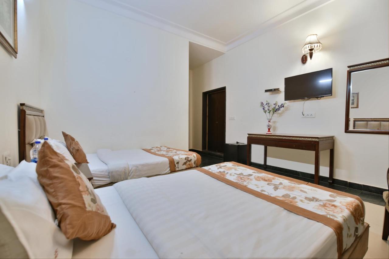 Hotel Revels By A1Rooms Ню Делхи Екстериор снимка