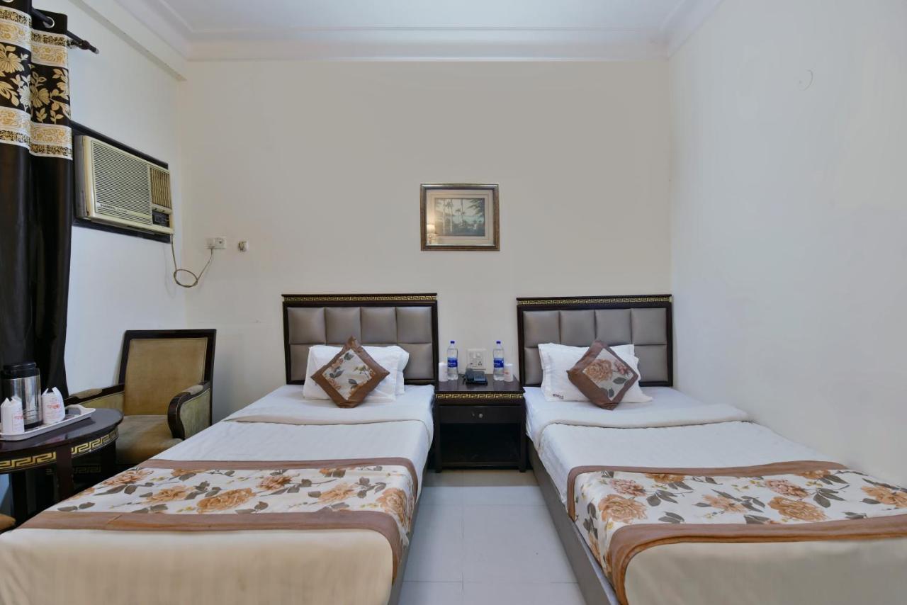 Hotel Revels By A1Rooms Ню Делхи Екстериор снимка