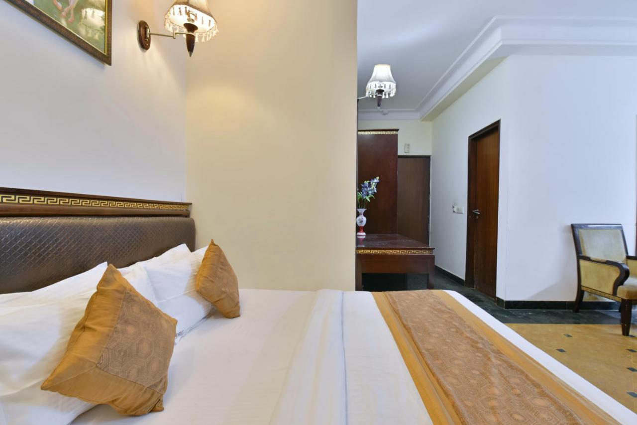 Hotel Revels By A1Rooms Ню Делхи Екстериор снимка