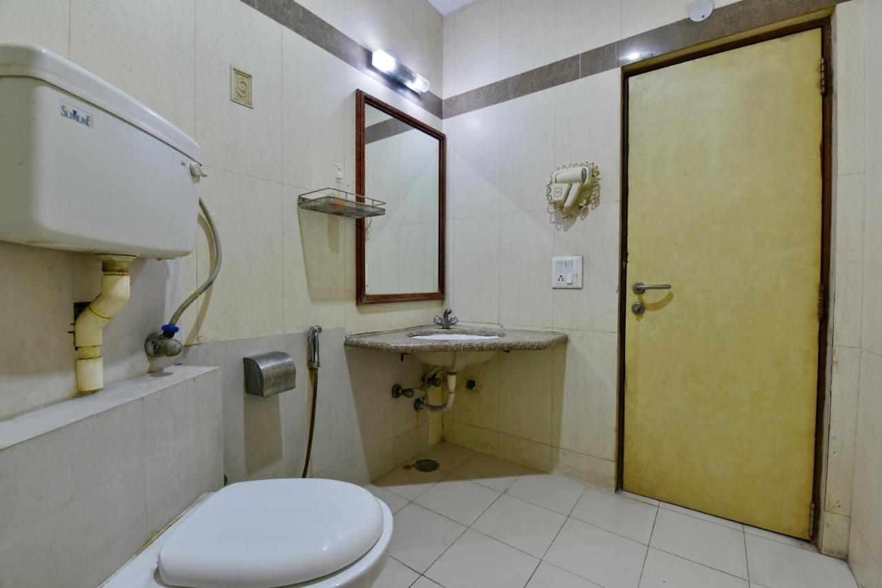 Hotel Revels By A1Rooms Ню Делхи Екстериор снимка