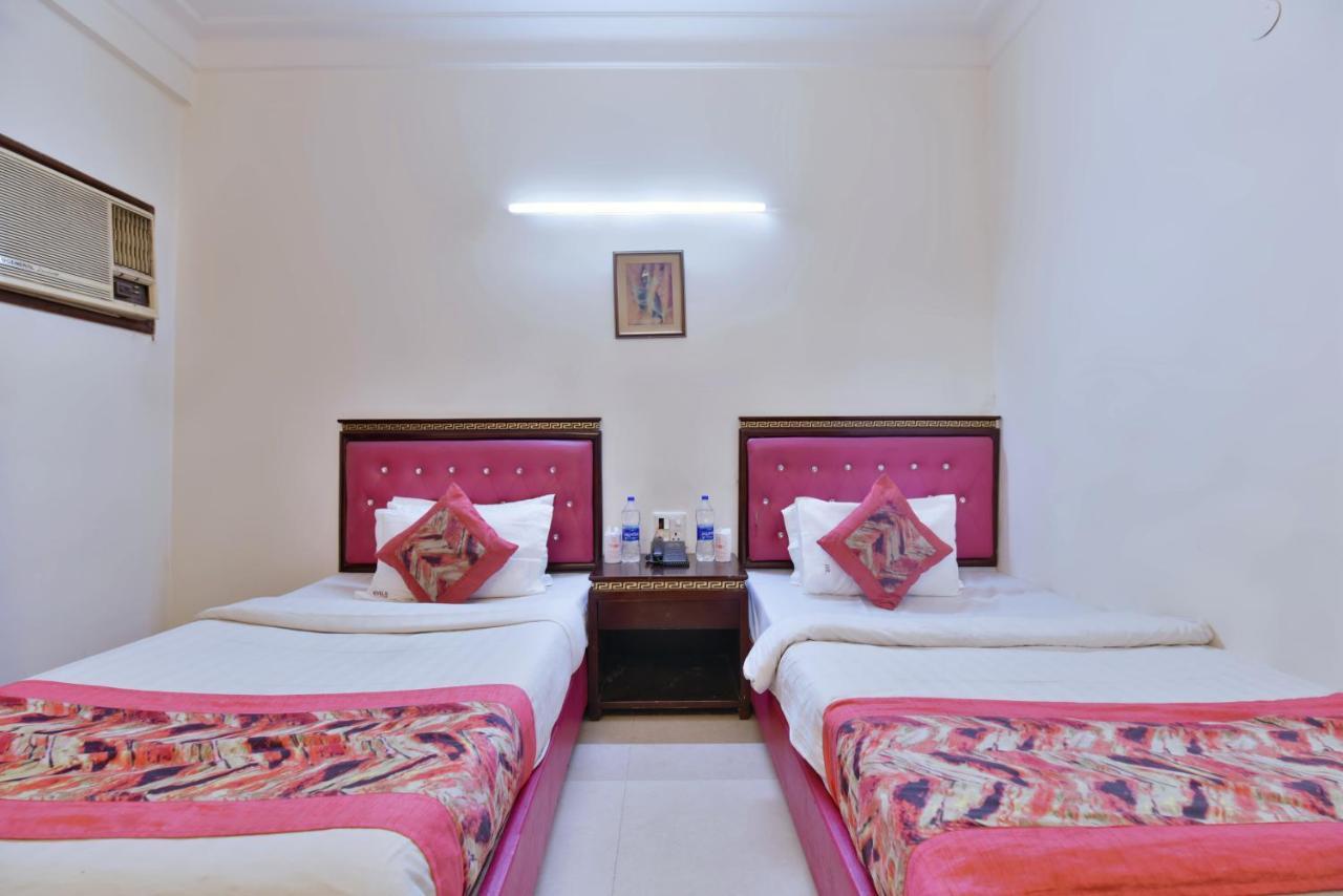 Hotel Revels By A1Rooms Ню Делхи Екстериор снимка