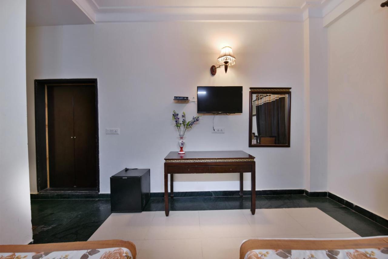 Hotel Revels By A1Rooms Ню Делхи Екстериор снимка