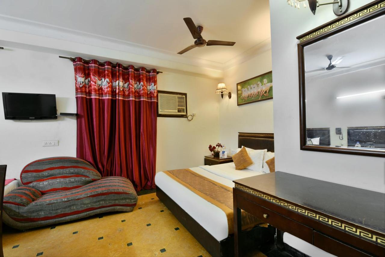 Hotel Revels By A1Rooms Ню Делхи Екстериор снимка