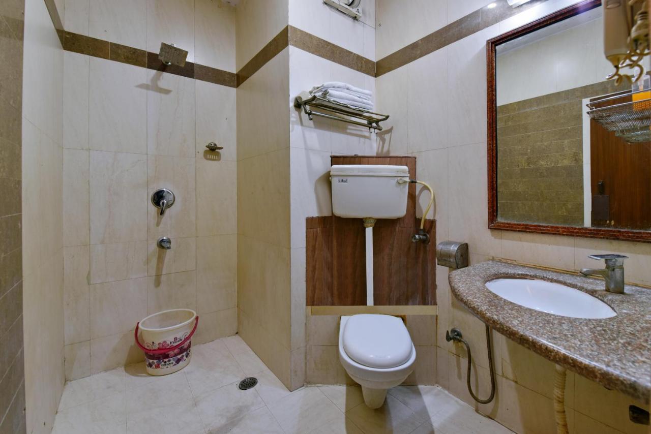 Hotel Revels By A1Rooms Ню Делхи Екстериор снимка