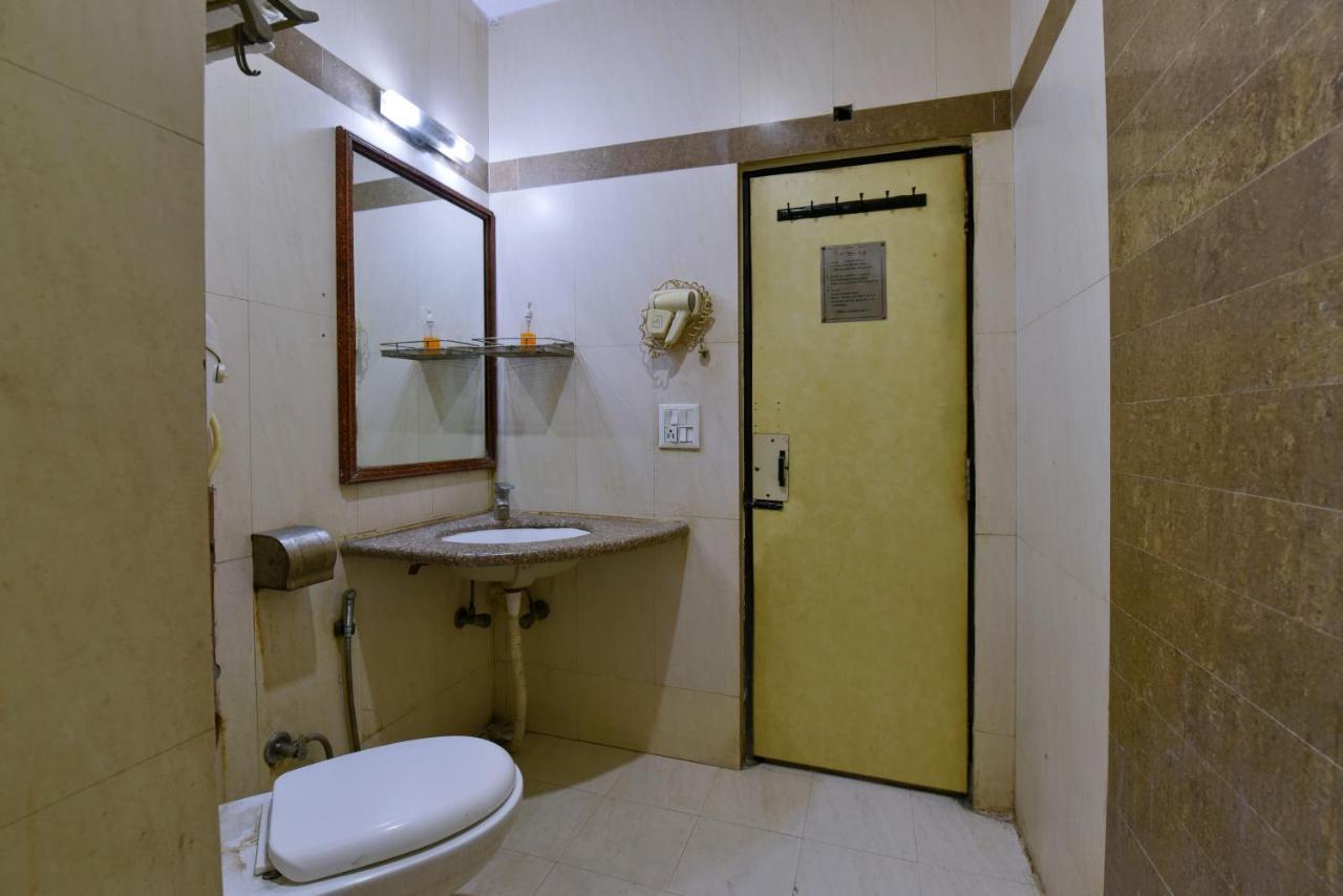 Hotel Revels By A1Rooms Ню Делхи Екстериор снимка